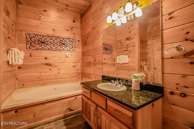 948 Black Bear Cub Way, Sevierville, TN 37862