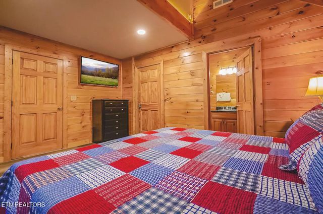 948 Black Bear Cub Way, Sevierville, TN 37862