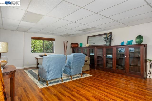 6727 Sunnyslope Ave, Castro Valley, CA 94552