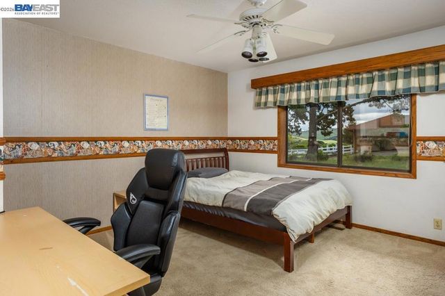 6727 Sunnyslope Ave, Castro Valley, CA 94552