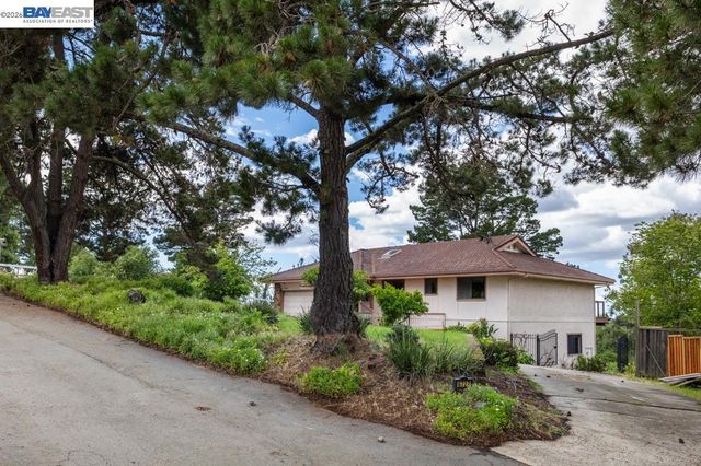 6727 Sunnyslope Ave, Castro Valley, CA 94552