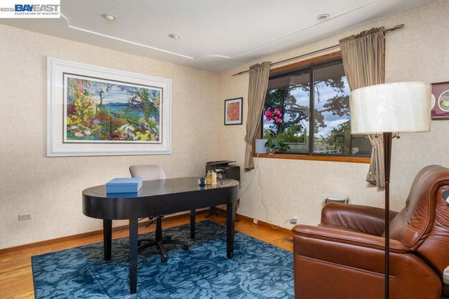 6727 Sunnyslope Ave, Castro Valley, CA 94552