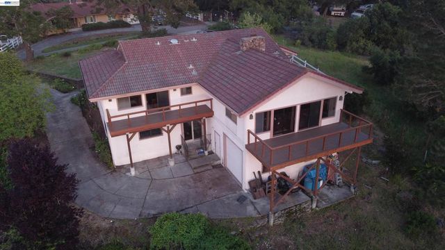 6727 Sunnyslope Ave, Castro Valley, CA 94552