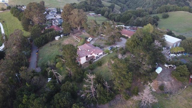 6727 Sunnyslope Ave, Castro Valley, CA 94552