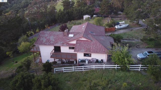 6727 Sunnyslope Ave, Castro Valley, CA 94552