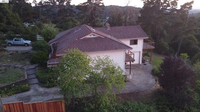 6727 Sunnyslope Ave, Castro Valley, CA 94552