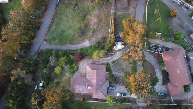 6727 Sunnyslope Ave, Castro Valley, CA 94552