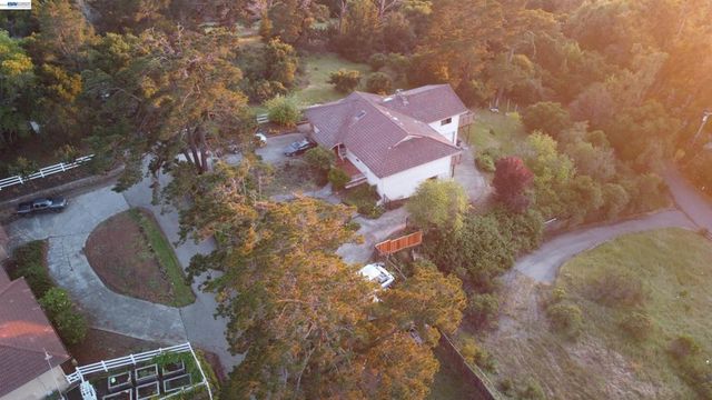 6727 Sunnyslope Ave, Castro Valley, CA 94552