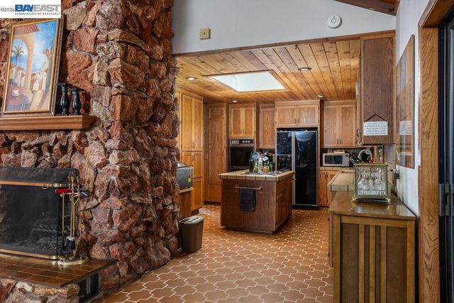 6727 Sunnyslope Ave, Castro Valley, CA 94552