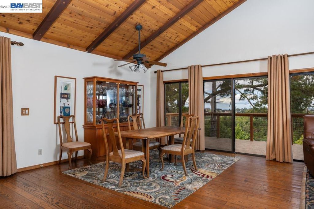 Image 13 of property listing at 6727 Sunnyslope Ave, Castro Valley, CA 94552