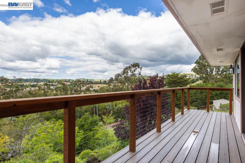 Image 29 of property listing at 6727 Sunnyslope Ave, Castro Valley, CA 94552