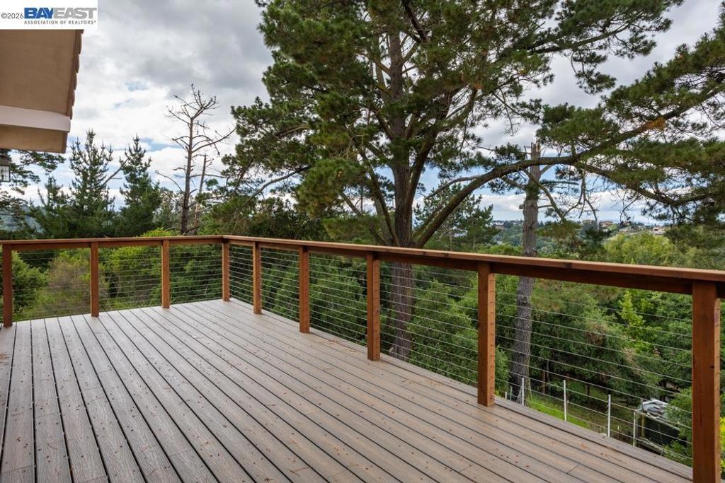 Image 31 of property listing at 6727 Sunnyslope Ave, Castro Valley, CA 94552