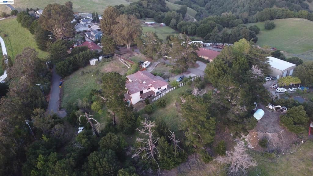 Image 36 of property listing at 6727 Sunnyslope Ave, Castro Valley, CA 94552