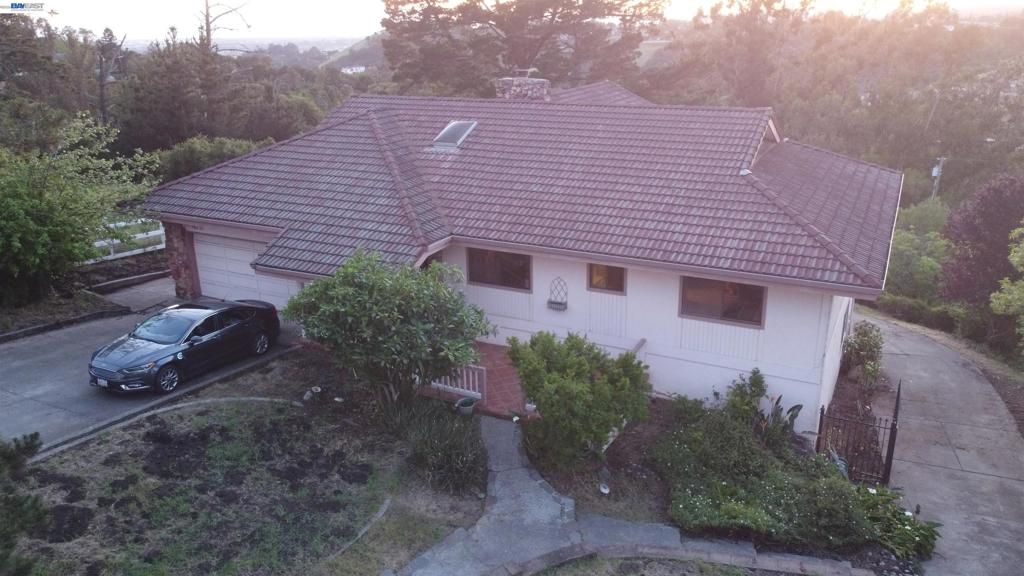 Image 43 of property listing at 6727 Sunnyslope Ave, Castro Valley, CA 94552