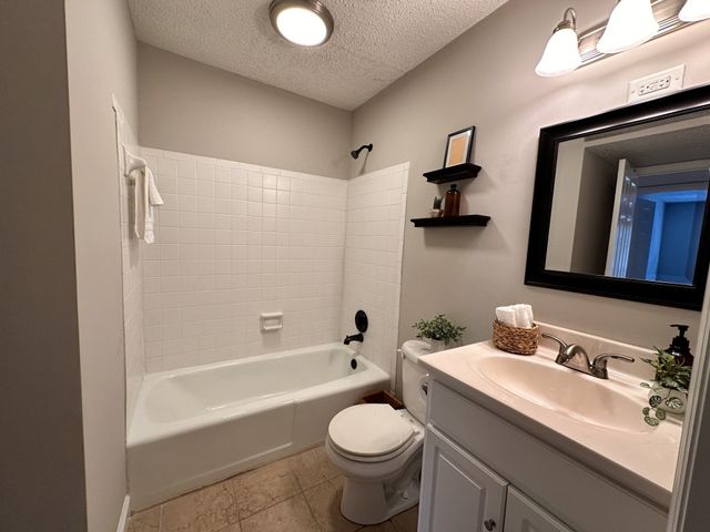 21 Vaughns Gap Rd Apt 88F, Nashville, TN 37205