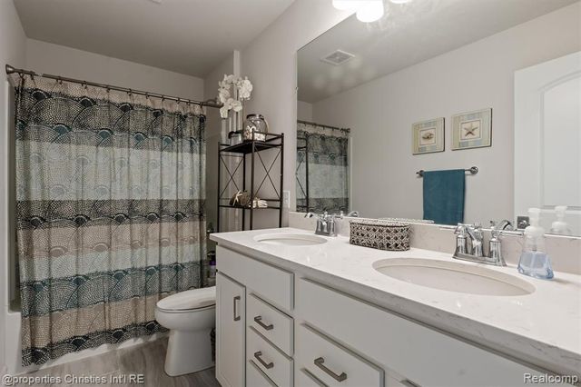 2721 Maize Loop, Saline, MI 48176