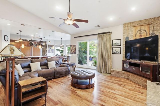 10044 Silver Creek Ln, El Cajon, CA 92021