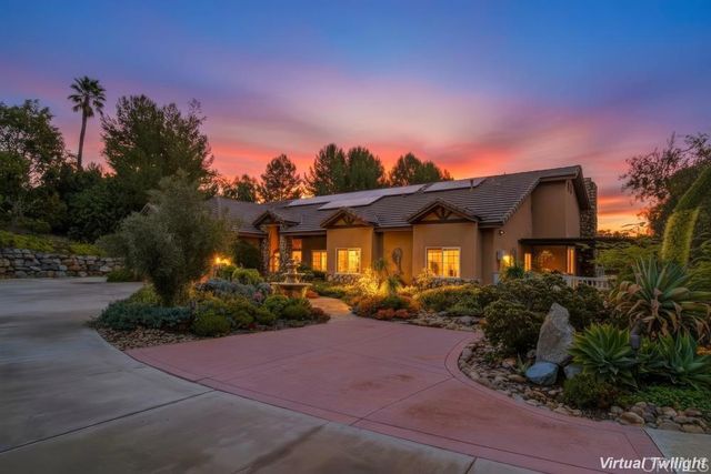 10044 Silver Creek Ln, El Cajon, CA 92021