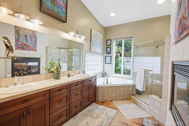 10044 Silver Creek Ln, El Cajon, CA 92021