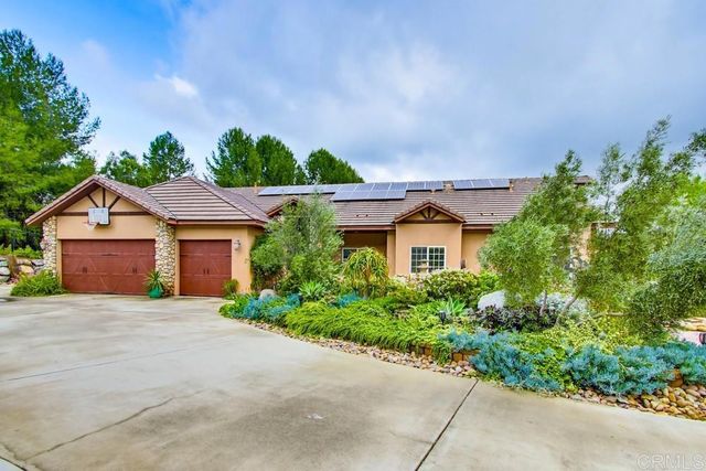 10044 Silver Creek Ln, El Cajon, CA 92021