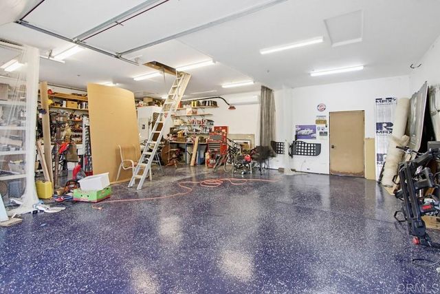 10044 Silver Creek Ln, El Cajon, CA 92021