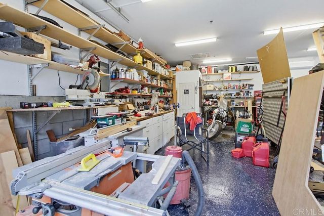 10044 Silver Creek Ln, El Cajon, CA 92021