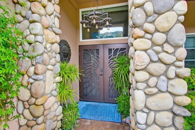 10044 Silver Creek Ln, El Cajon, CA 92021