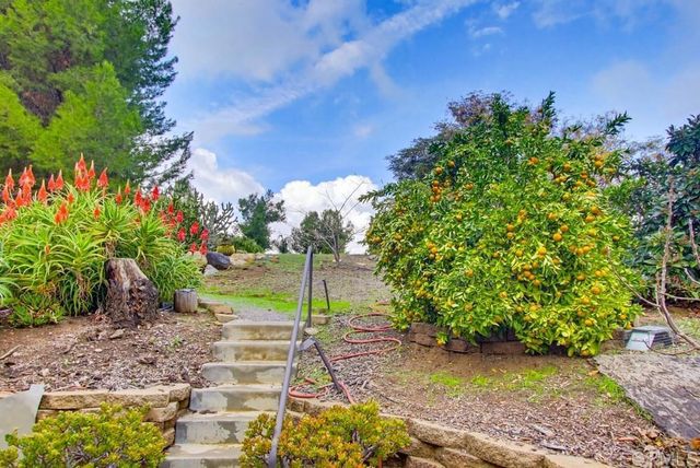 10044 Silver Creek Ln, El Cajon, CA 92021