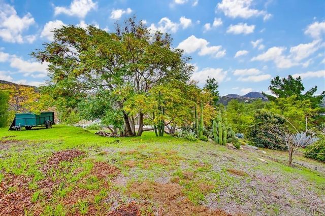 10044 Silver Creek Ln, El Cajon, CA 92021