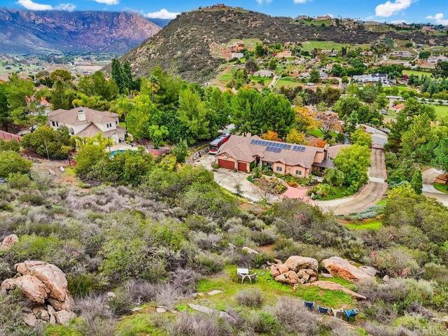 10044 Silver Creek Ln, El Cajon, CA 92021