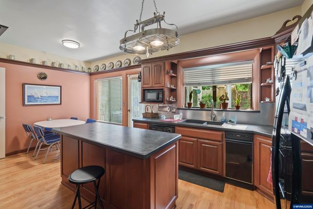 650 Liberty St SE, Salem, OR 97301