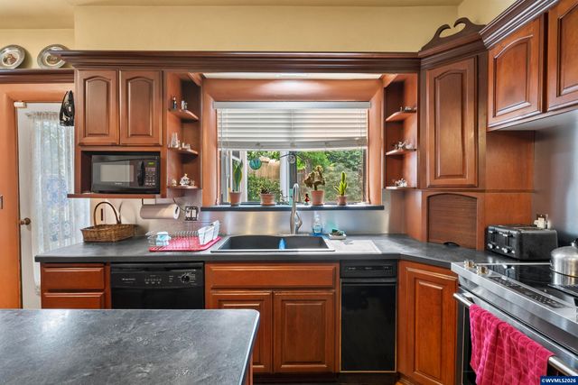 650 Liberty St SE, Salem, OR 97301