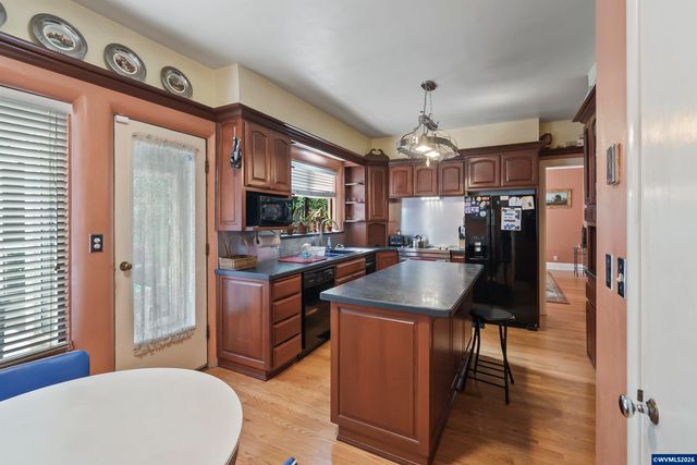 650 Liberty St SE, Salem, OR 97301