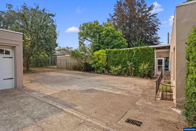 650 Liberty St SE, Salem, OR 97301