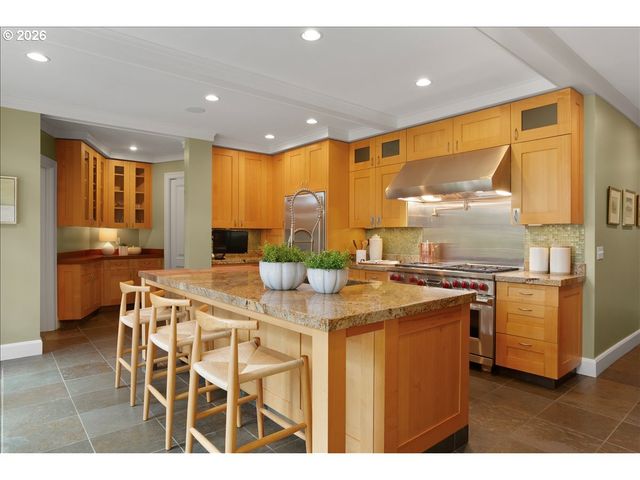 4121 Sw ARTHUR Way, Portland, OR 97221