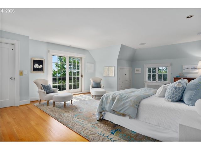 4121 Sw ARTHUR Way, Portland, OR 97221