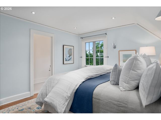4121 Sw ARTHUR Way, Portland, OR 97221