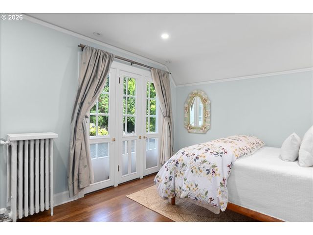 4121 Sw ARTHUR Way, Portland, OR 97221