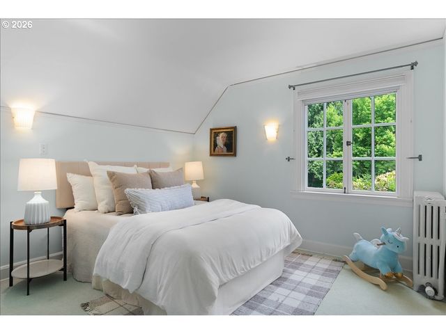 4121 Sw ARTHUR Way, Portland, OR 97221