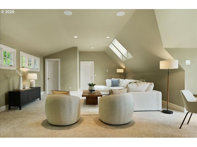 4121 Sw ARTHUR Way, Portland, OR 97221