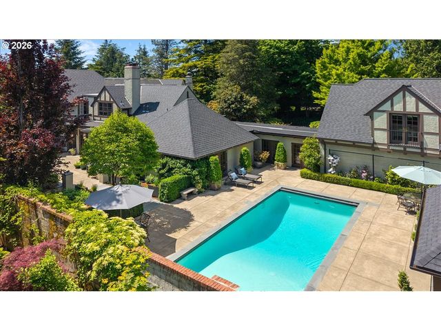 4121 Sw ARTHUR Way, Portland, OR 97221