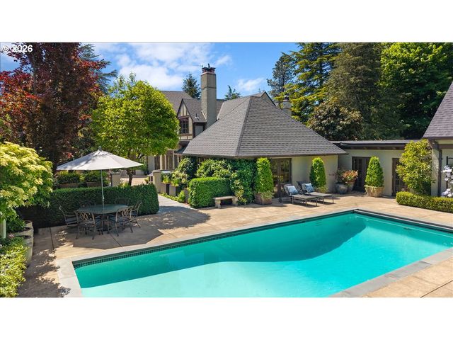 4121 Sw ARTHUR Way, Portland, OR 97221