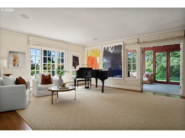 4121 Sw ARTHUR Way, Portland, OR 97221