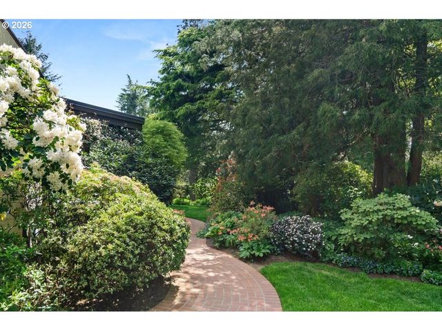 4121 Sw ARTHUR Way, Portland, OR 97221