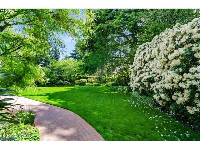 4121 Sw ARTHUR Way, Portland, OR 97221