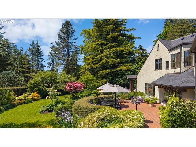 4121 Sw ARTHUR Way, Portland, OR 97221