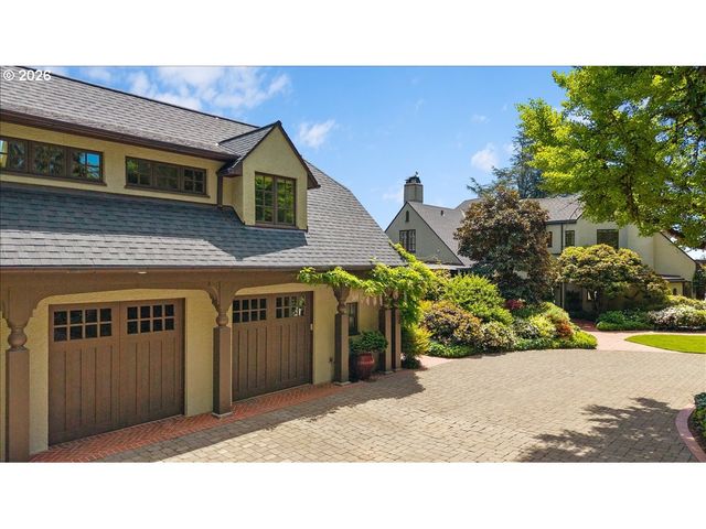 4121 Sw ARTHUR Way, Portland, OR 97221