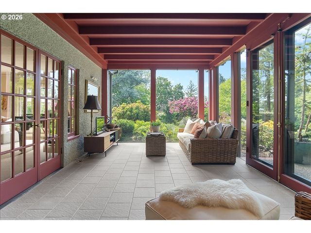 4121 Sw ARTHUR Way, Portland, OR 97221