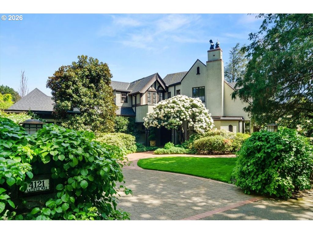 4121 Sw ARTHUR Way, Portland, OR 97221