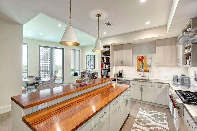 2325 Welch Street 705, Houston, TX 77019